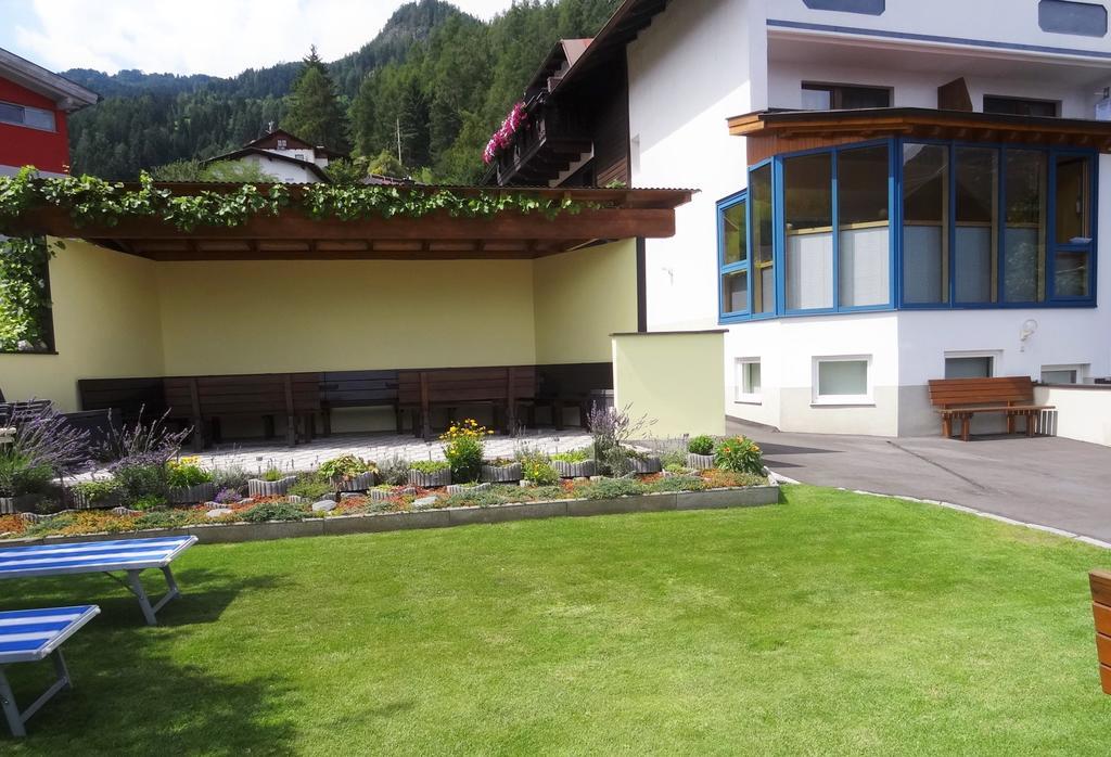 Hotel Pension Schöpf Arzl im Pitztal Exterior foto